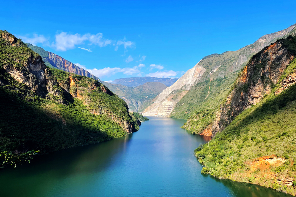 牛栏江红石岩堰塞湖整治AYX爱体育库区全景 - 小.jpg